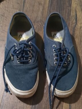 Vans Men’s Navy Canvas & Suede Low-Top Sneakers with White Sole